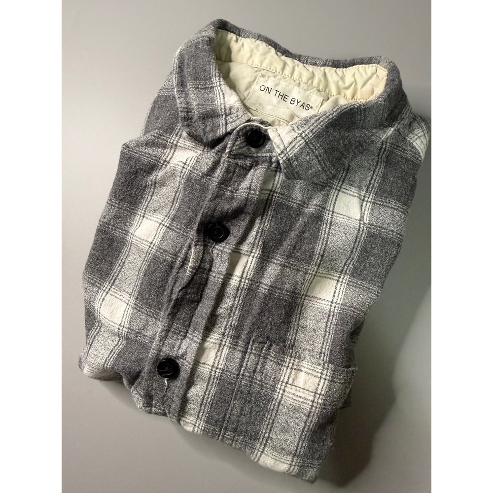 On The Byas Mens Flannel Shirt Medium Gray White Plaid Longer Length Button Down